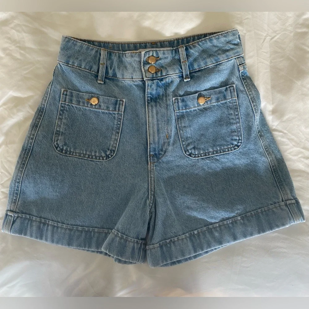 Zara Denim High-Waisted Women Shorts. Size 4. NEVER WORN. - Picture 2 of 4